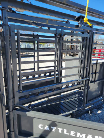 2025 Cattleman Manual w/Solid Floor