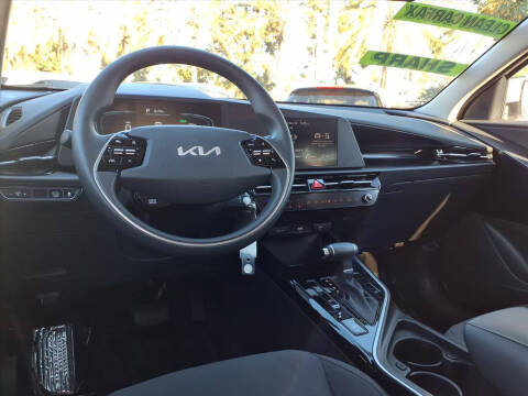 2025 Kia Niro LX