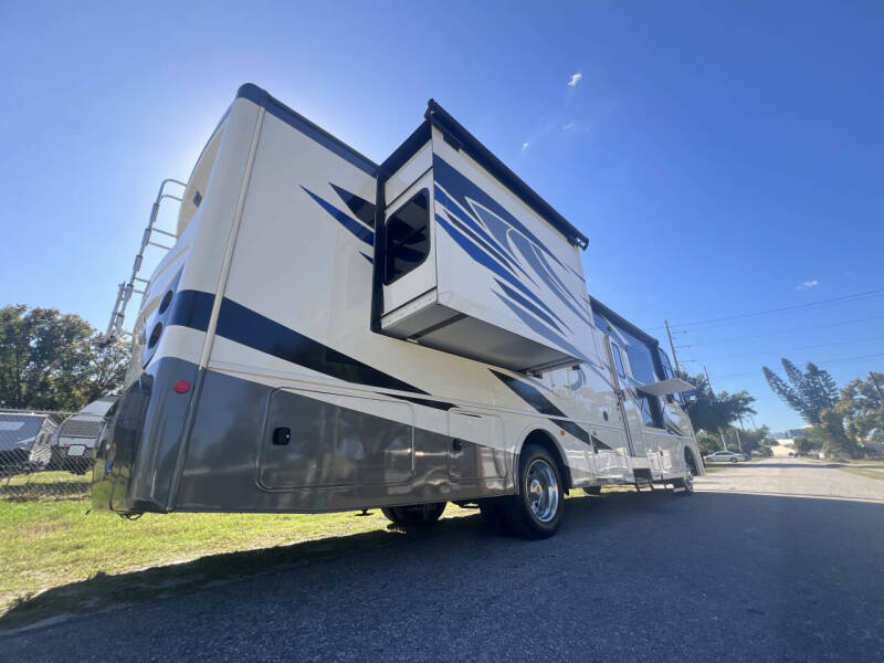 2020 Holiday Rambler Invicta