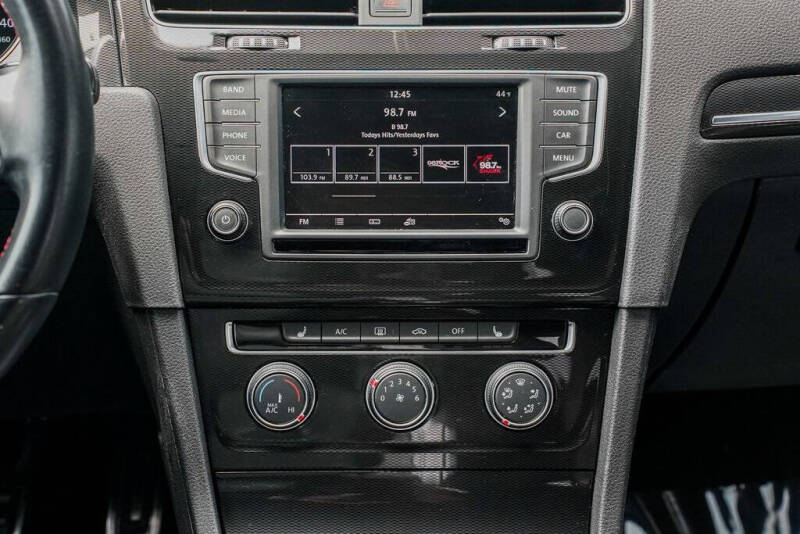 2016 Volkswagen Golf GTI SE