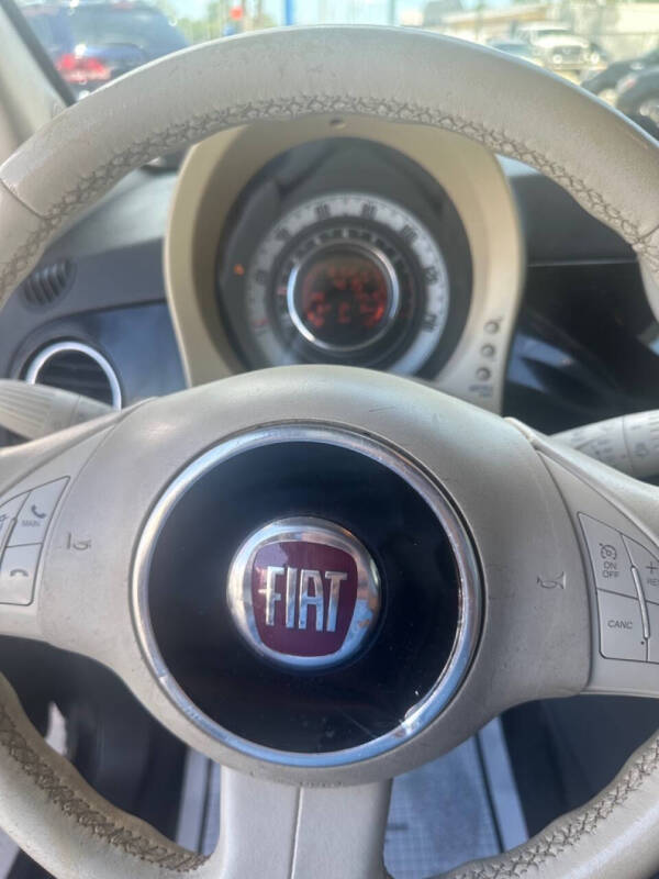 2012 FIAT 500 Lounge photo 6