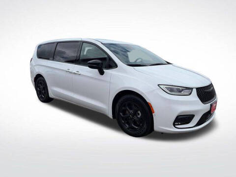2024 Chrysler Pacifica Plug-In Hybrid Select