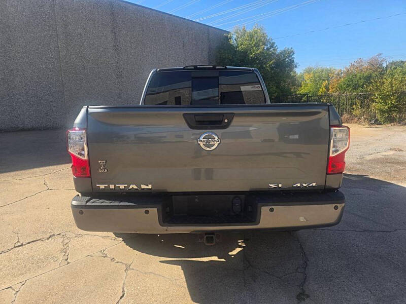 2017 Nissan Titan