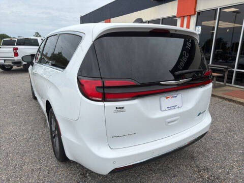 2023 Chrysler Pacifica Plug-In Hybrid Touring L