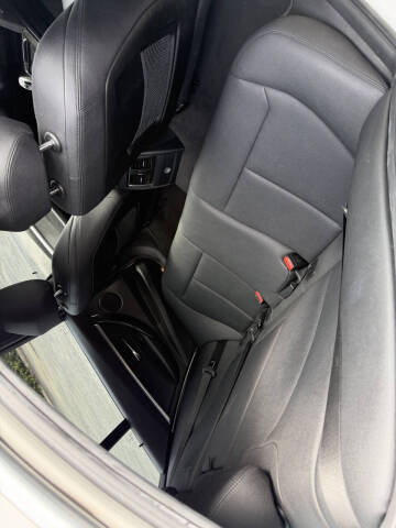 2018 BMW 3 Series 330i