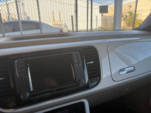 2018 Volkswagen Beetle Convertible 2.0T S with Style and Comfort