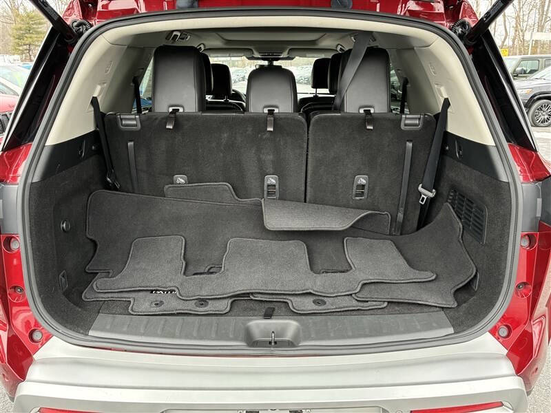 2023 Nissan Pathfinder SL