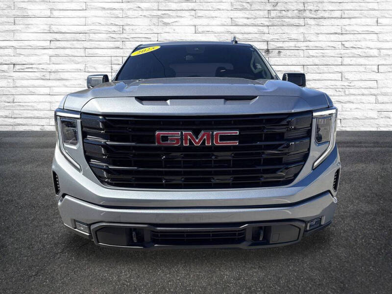 2025 GMC Sierra 1500 Elevation Standard