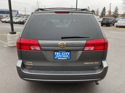 2004 Toyota Sienna XLE 7 Passenger