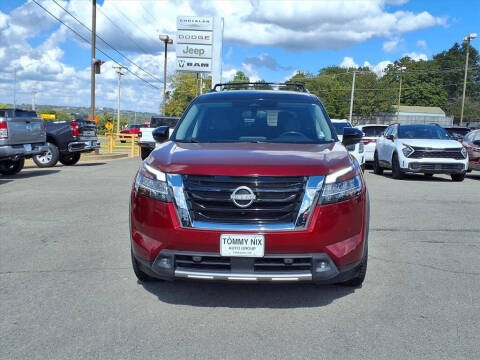 2022 Nissan Pathfinder SL