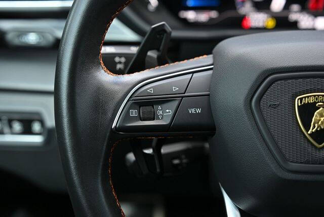 2023 Lamborghini Urus S