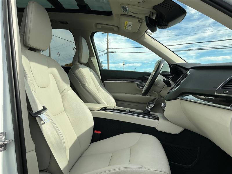 2019 Volvo XC90 T6 Momentum