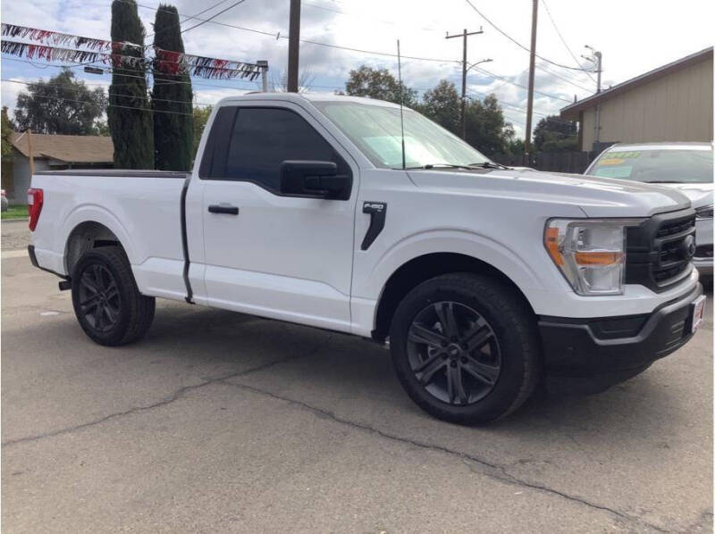 2021 Ford F-150 XL's photo