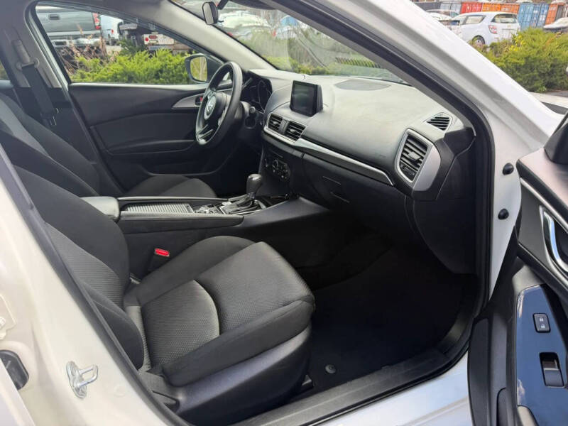 2018 Mazda MAZDA3 Sport