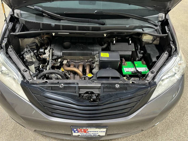 2012 Toyota Sienna
