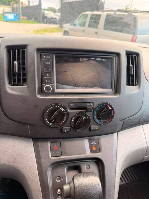 2020 Nissan NV200 SV