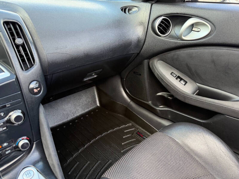 2010 Nissan 370Z Roadster Touring