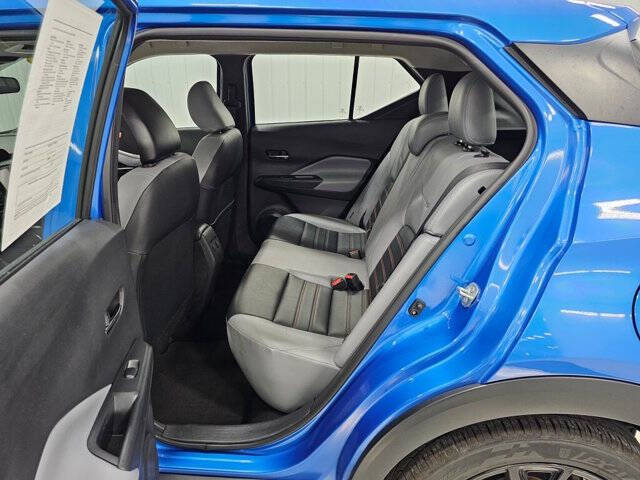 2023 Nissan Kicks SR