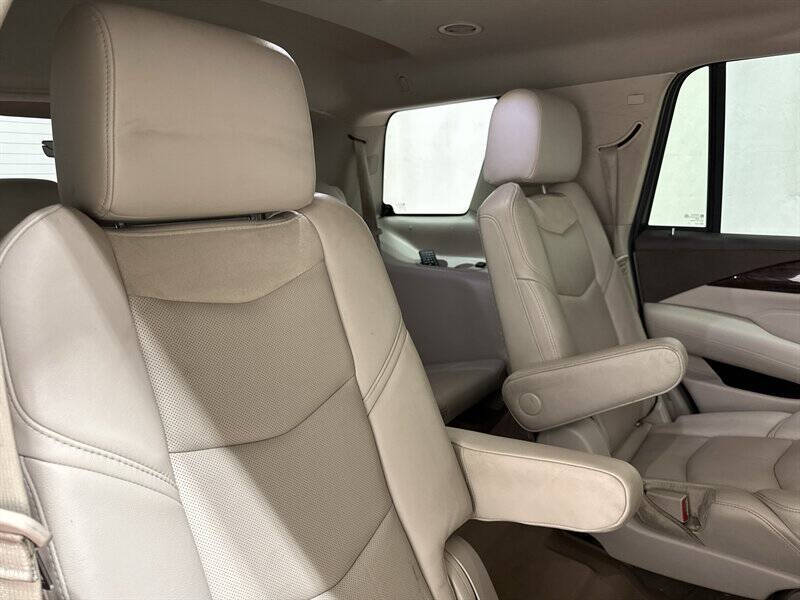 2016 Cadillac Escalade Luxury Collection