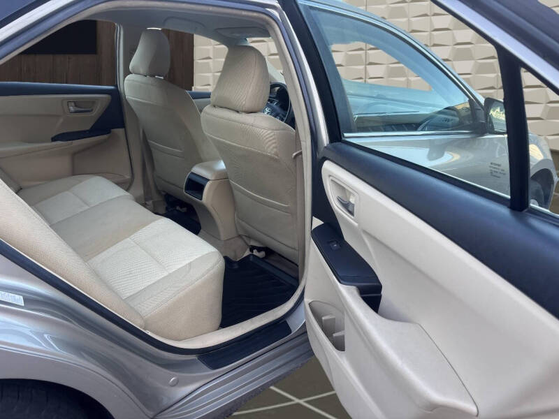 2016 Toyota Camry LE