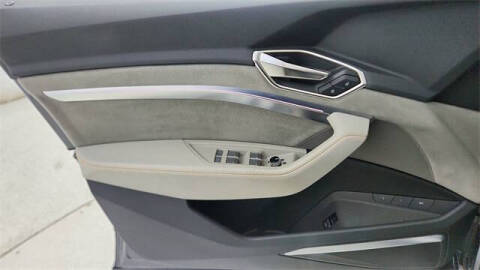 2024 Audi Q8 Sportback e-tron quattro Prestige S line