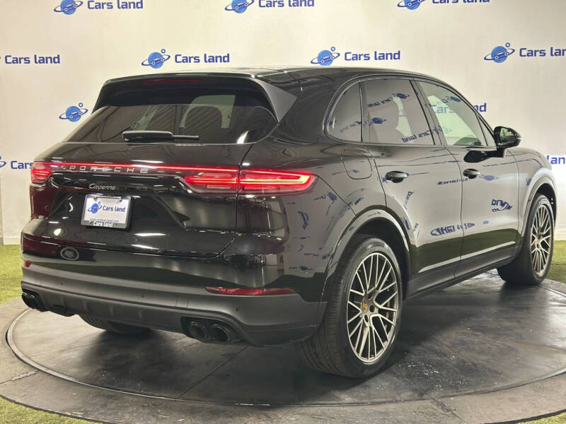 2023 Porsche Cayenne