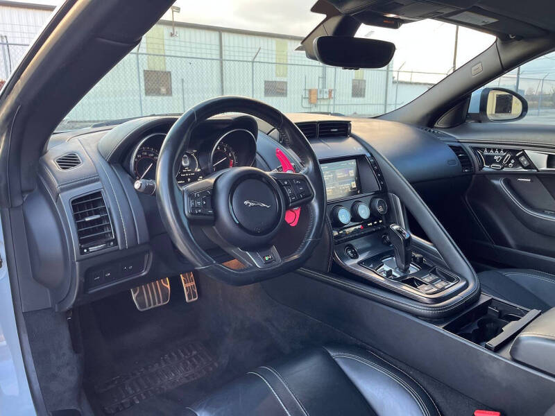 2016 Jaguar F-TYPE R