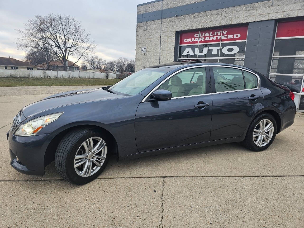 2012 INFINITI G37 Sedan for sale at Quantum Auto Co in Plainfield, IL