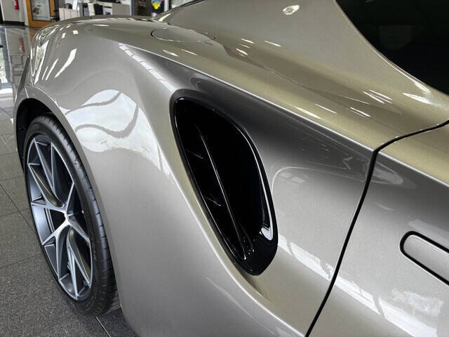 2024 Lotus Emira 11