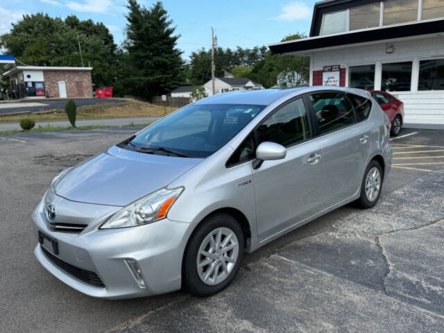 2012 Toyota Prius v Two