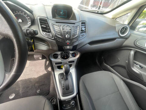 2016 Ford Fiesta SE