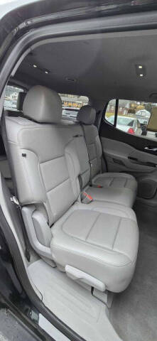 2023 GMC Acadia SLT