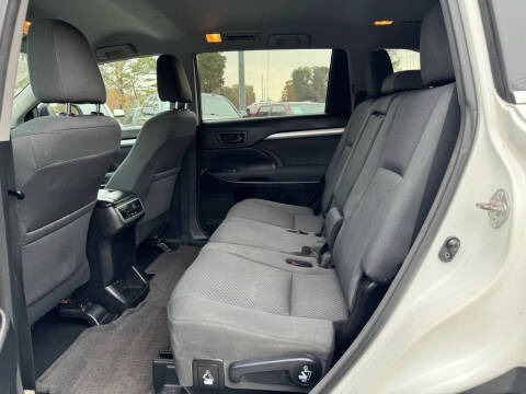 2017 Toyota Highlander LE