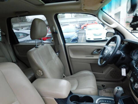 2005 Mazda Tribute s