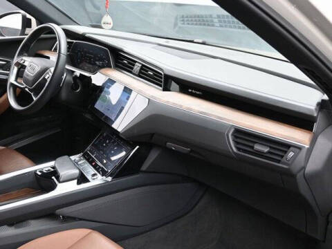 2019 Audi e-tron quattro Premium Plus