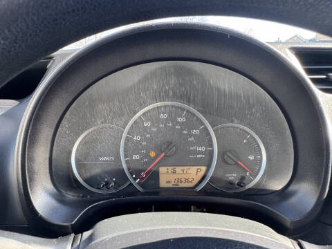 2014 Toyota Yaris 5-Door LE