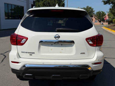 2019 Nissan Pathfinder S