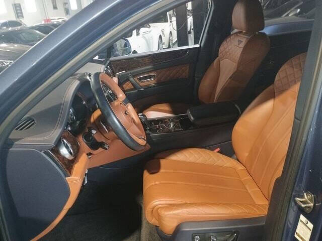 2017 Bentley Bentayga 19