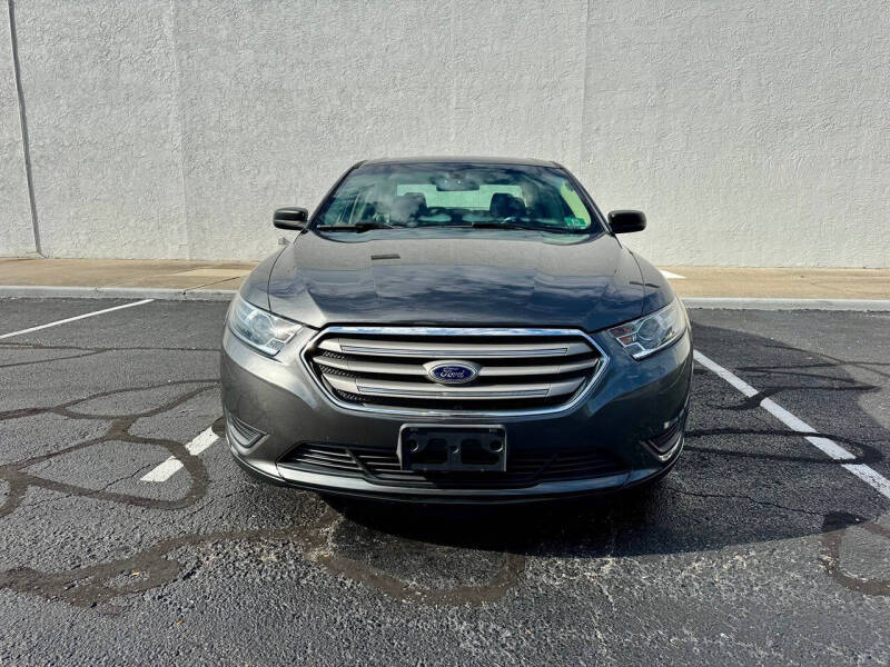 2015 Ford Taurus SE