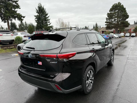 2022 Toyota Highlander Hybrid XLE