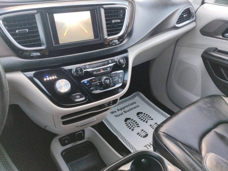 2020 Chrysler Voyager LXi