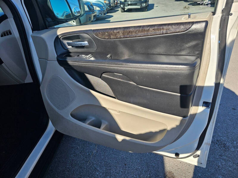 2012 RAM C/V