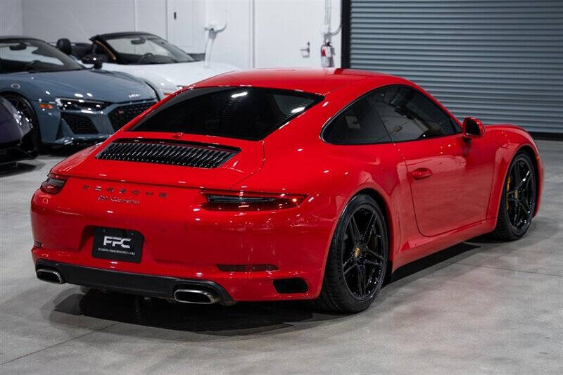 2017 Porsche 911 Carrera