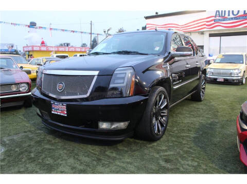 2011 Cadillac Escalade EXT Premium
