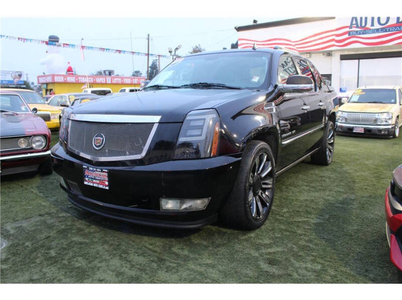 2011 Cadillac Escalade EXT Premium