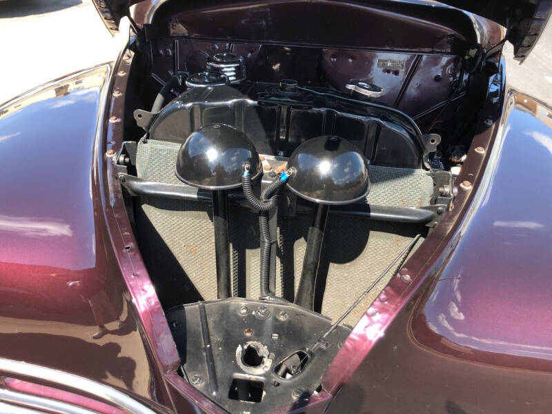 1948 Plymouth Super Deluxe