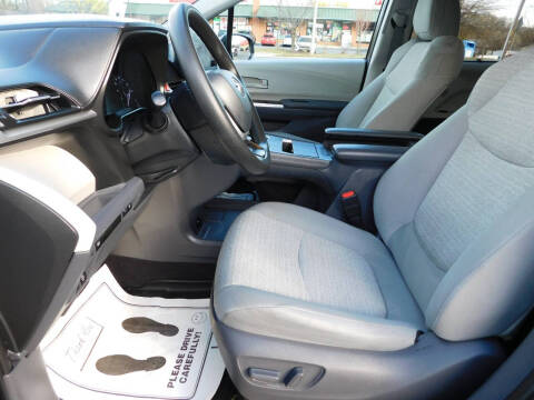 2021 Toyota Sienna LE 8-Passenger