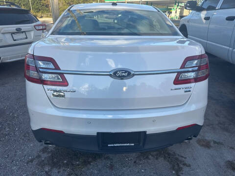 2019 Ford Taurus Limited