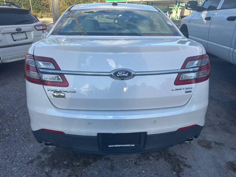 2019 Ford Taurus Limited