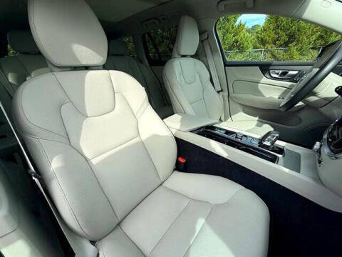 2024 Volvo V60 Cross Country B5 Plus